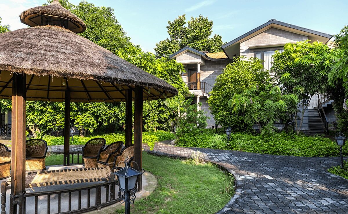 Aahana Resort Corbett room