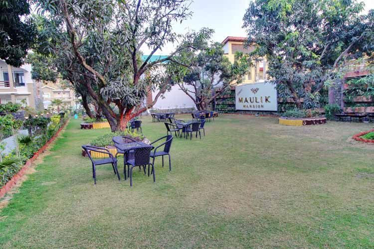 Maulik Mansion Resort accommodation